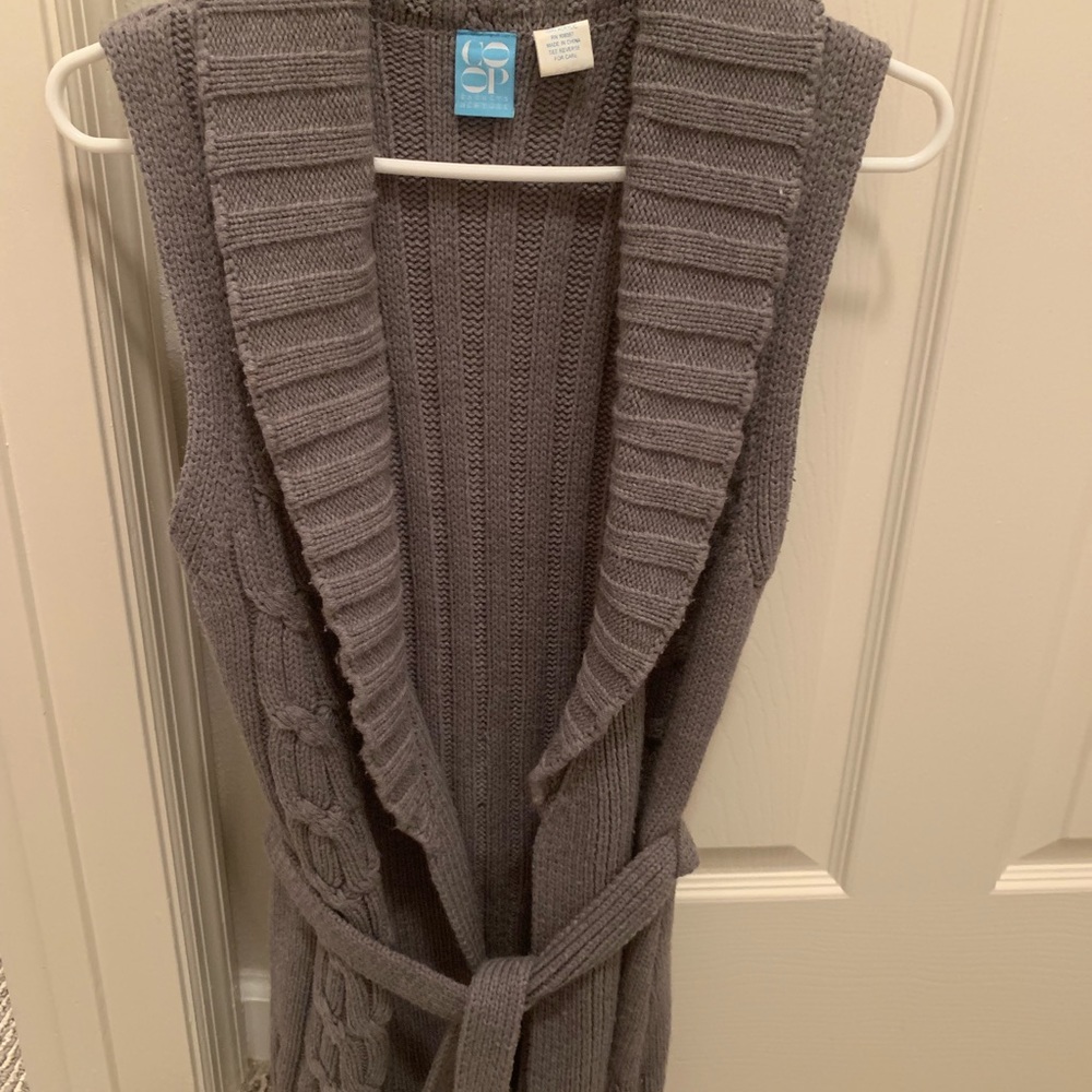 Shovel neck vests